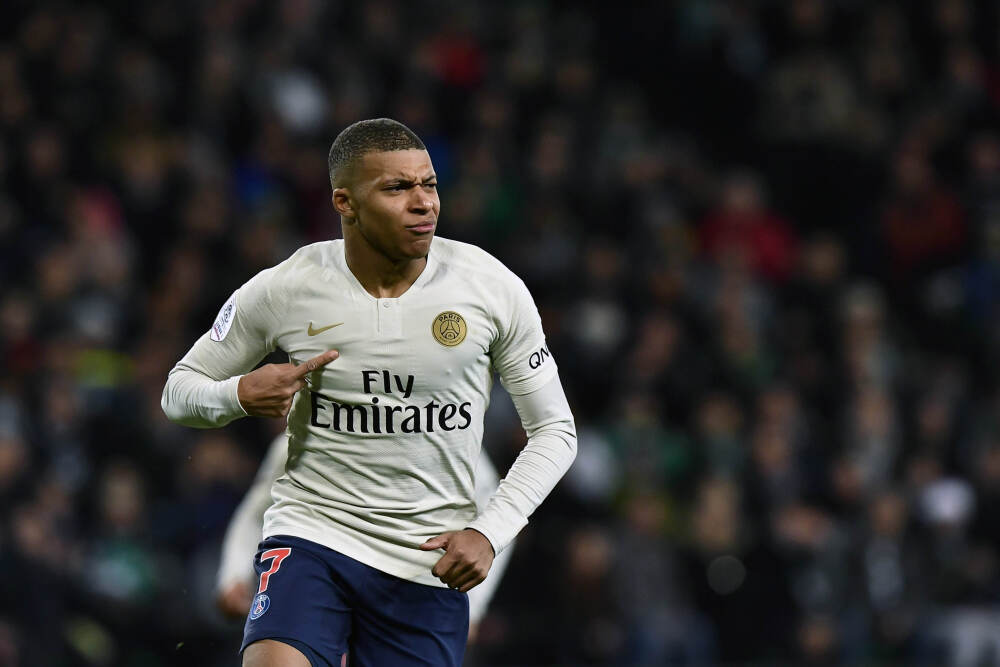 特朗普会晤内塔尼亚胡，对伊朗发出威胁：“将狠狠打击”